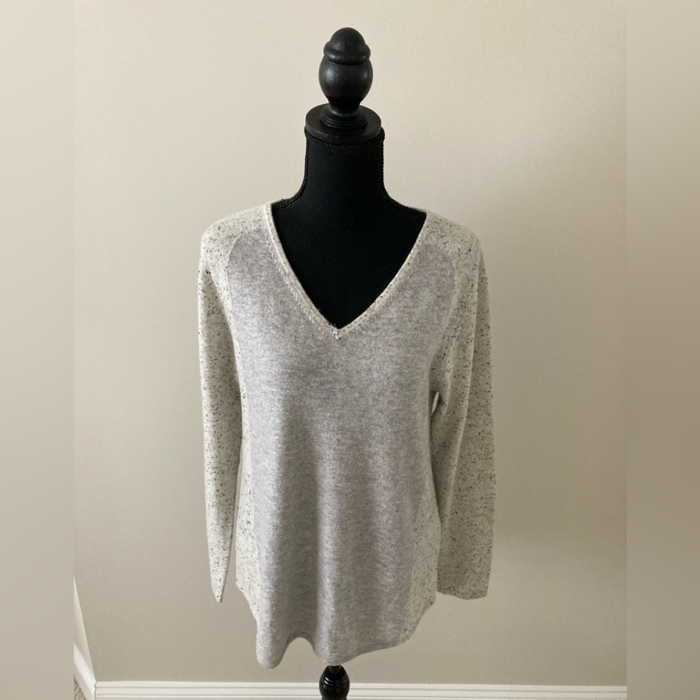 Knyt & Lynk Verana 100% Cashmere Gray Heather V-Neck Size M